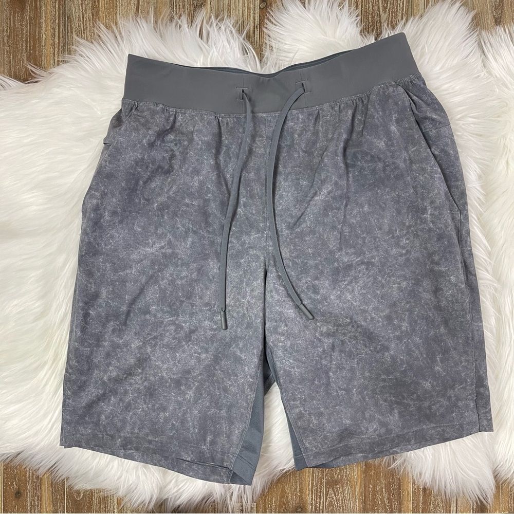 Lululemon T.H.E. Short 9" *Liner Size Small